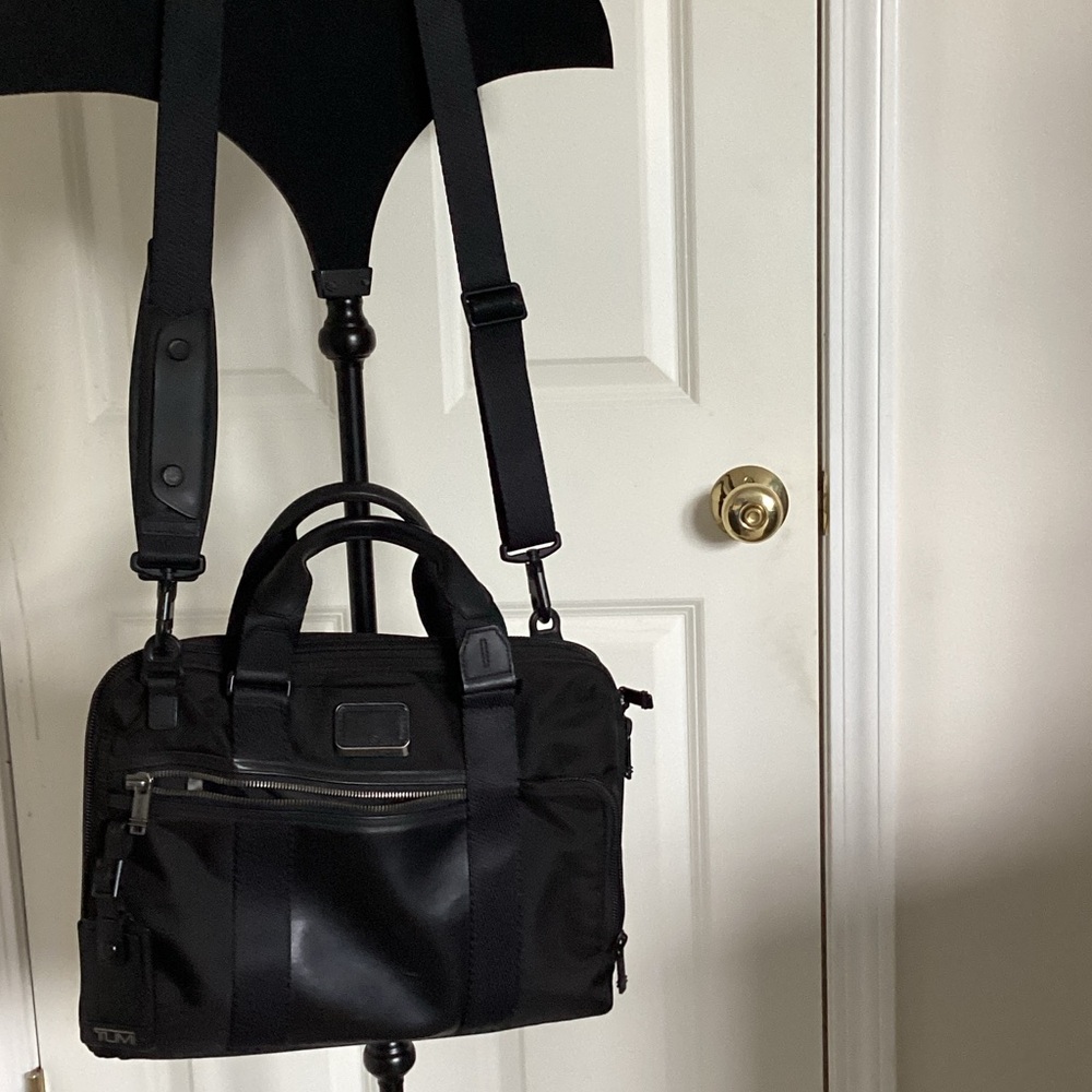 Tumi Briefcase‎
